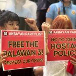 抗议者冲进马卡蒂中国领事馆,要求释放“巴拉望三人组”-白菜网大全-白菜网社区-高质量白菜论坛